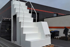 thermolaquage-polyurethane-nautisme-escalier-pieces-3D-resistant-milieu-marin-mer-aluminium-inox-protection-corrosion-filiforme-charente-maritime-la-rochelle