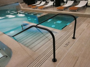 plastification peinture extreme revetement thermoplastique protection anti corrosion main courante rambarde piece inox 316L bassin eau de mer thalasso spa marin chatelaillon la rochelle ile de re oleron