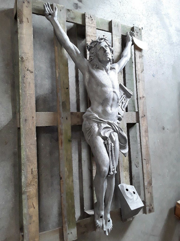 renovation-scuplture-christ-fonte-decapage-sablage-16-17-79-85-1-e1674064876633