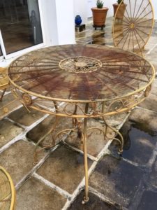 avant peinture salon rouille apres laquage couleur teinte or renovation mobilier jardin salon chaise metallique la rochelle ile de re rochefort niort oleron saintes royan bord de mer